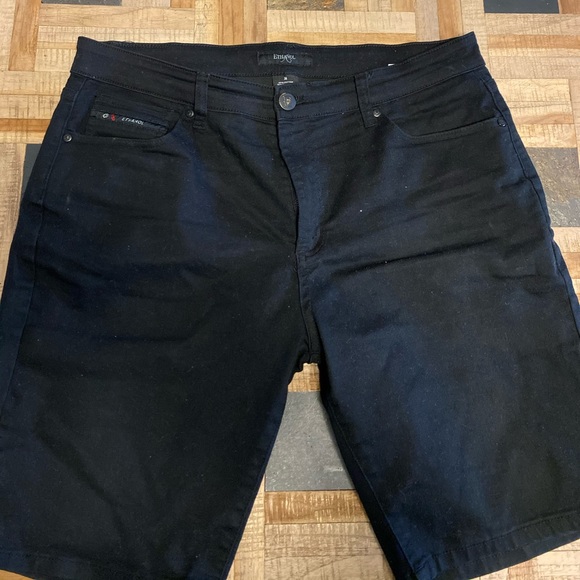 Men’s black shorts - Picture 1 of 2